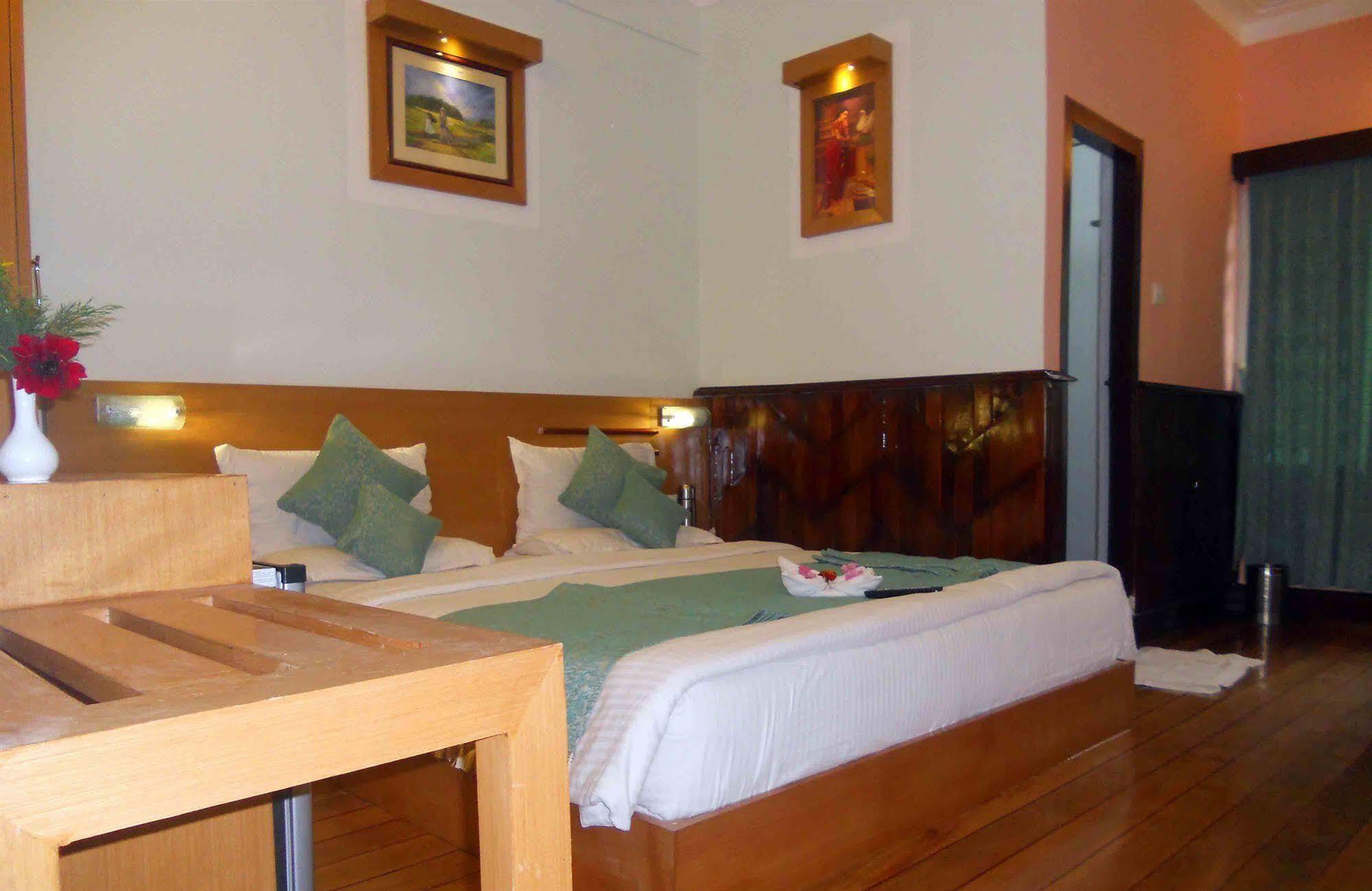 Hotel Metro Palace Βομβάη Εξωτερικό φωτογραφία